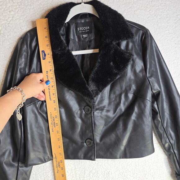 Black Faux leather Sm Fur collars n sleeve accent. Croptop. Big Buttons. Stylish - Picture 9 of 13